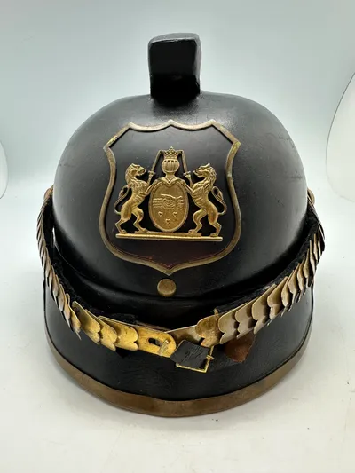 Original dansk politihjelm (panserbasse) fra 1930’erne