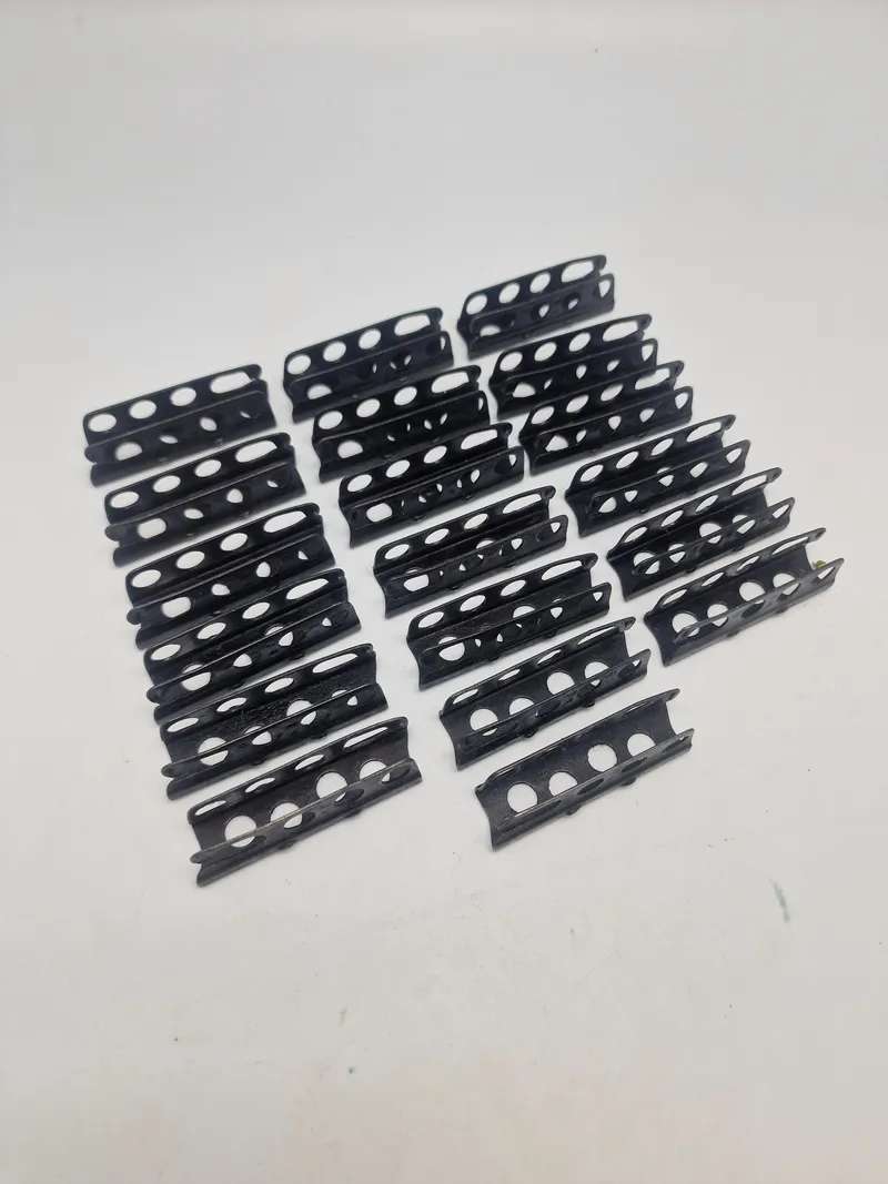 Samling originale engelske kaliber 303 laderammer for Enfield riffel