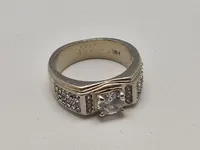 Samling diverse fingerringe
