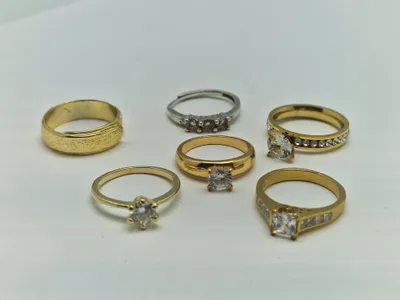 Samling diverse fingerringe