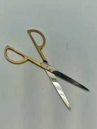 Brevåbner og saks - UN