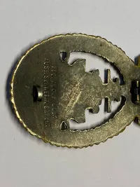 Originalt "Flottenkriegsabzeichen - Schwerin Berlin - Buntmetall, vergoldet