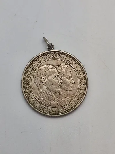 Original 2 kr 1923 erindringsmøntaf sølv - lavet som vedhæng