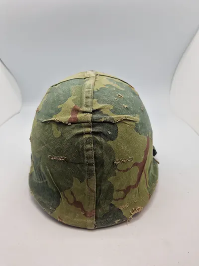 Original amerikansk stålhjelm - Vietnamkrigen