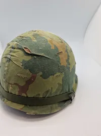 Original amerikansk stålhjelm - Vietnamkrigen