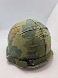 Original amerikansk stålhjelm - Vietnamkrigen