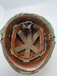 Original amerikansk stålhjelm - Vietnamkrigen