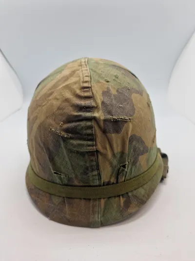 Original amerikansk stålhjelm - Vietnamkrigen