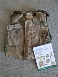 Original armor vest - Vietnamkrigen + bog om udstyr