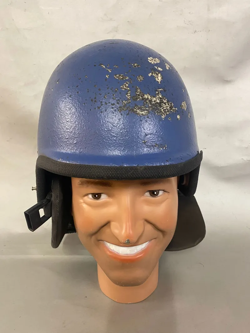 Original dansk politi kevlar hjelm “Uro-hjelm”