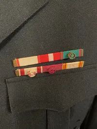 Original dansk M/69 uniform med bukser - bl.a. modtager af Dannebrogs ordenen