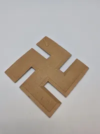 Originalt WW2 Hagekors i pap til ophæng