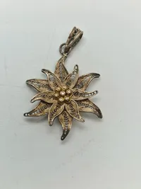 Ældre vedhæng af sølv, Edelweiss