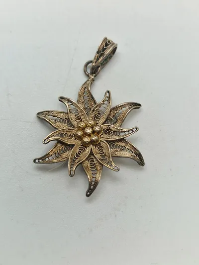 Ældre vedhæng af sølv, Edelweiss