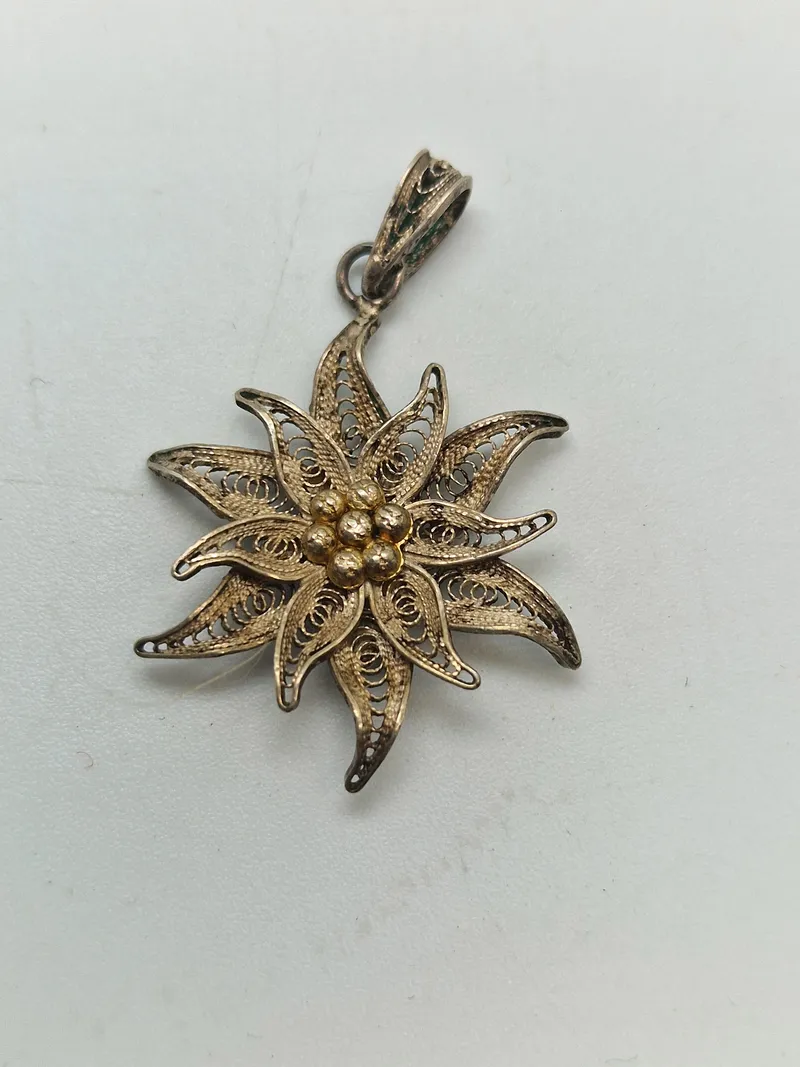Ældre vedhæng af sølv, Edelweiss