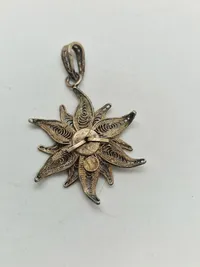 Ældre vedhæng af sølv, Edelweiss