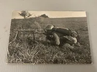 Originalt undervisnings foto af dansk soldat med Madsen maskingevær