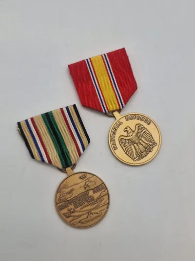 2 stk originale amerikanske medaljer