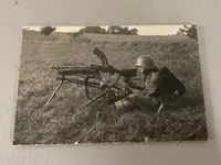 Originalt undervisnings fotos af dansk soldat med Madsen maskingevær