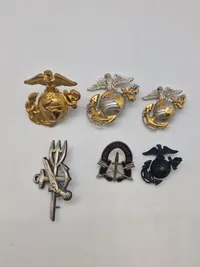 Lot originale Amerikanske militære mærker