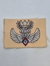 Lot diverse militære mærker