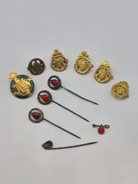 Lot diverse nåle og pins