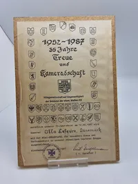 Original plakette fra SS veteranforeningen HIAG, givet til navgiven Dansker