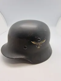 Original tysk M/40 hjelm - decaler er efterkrigs