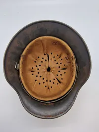Original tysk M/40 hjelm - decaler er efterkrigs