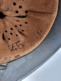 Original tysk M/40 hjelm - decaler er efterkrigs
