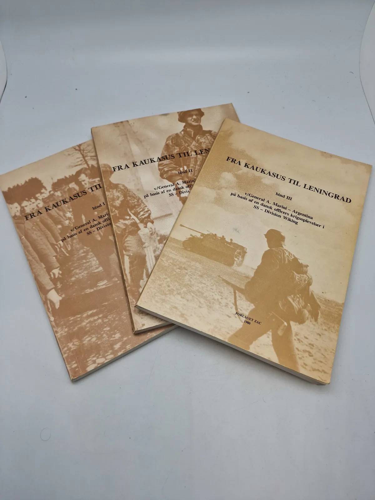 Ekstrem Sjælden fra Fra Kaukasus til Leningrad : A. Marini, Argentina alias P. R. Engelhardt, Forlaget ZAC 1980. Bind I-II-III.1-2-3 komplet