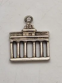 Sølvvedhæng forstillende Brandenburger Tor fra Olympiske lege i 1936