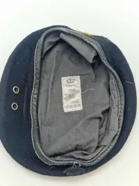 Sort hær baret