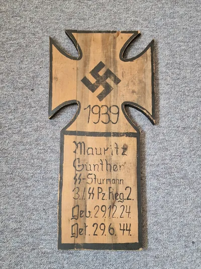 Waffen SS gravkors af træ