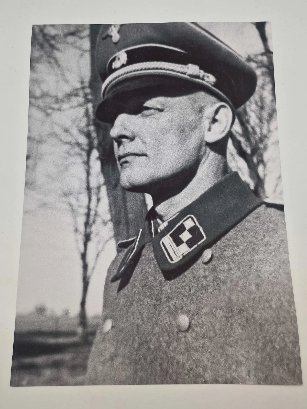 Stort foto af Kommandør  P. Neergaard-Jacobsen, sidste kommadør for frikorps Danmark 
 genoptryk