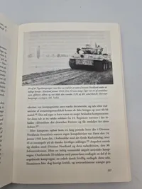 Under hagekors og dannebrog - Danskere i Waffen-SS 1940-1945