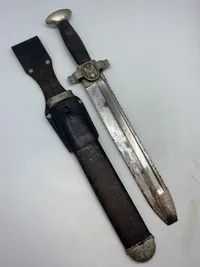 Original “Deutsches Rotes Kreuz” – red cross dagger (Hewer)