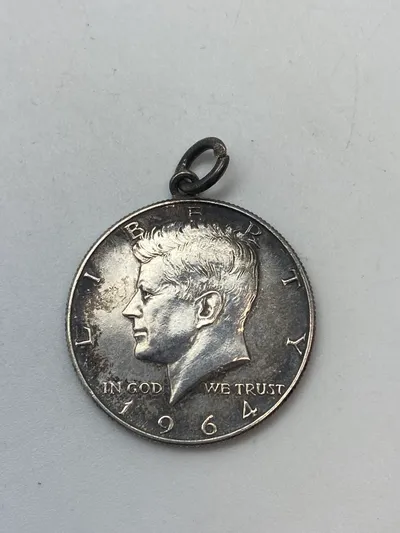Original Kennedy Half dollar af sølv - omdannet til vedhæng