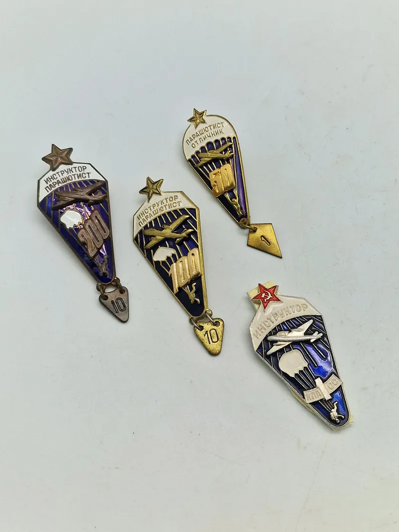 Samling originale russiske badges - ældre emaljerede udgaver