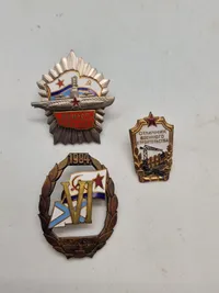 Samling originale russiske badges - ældre emaljerede udgaver
