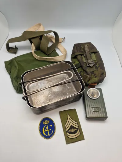 Samling diverse dansk militaria