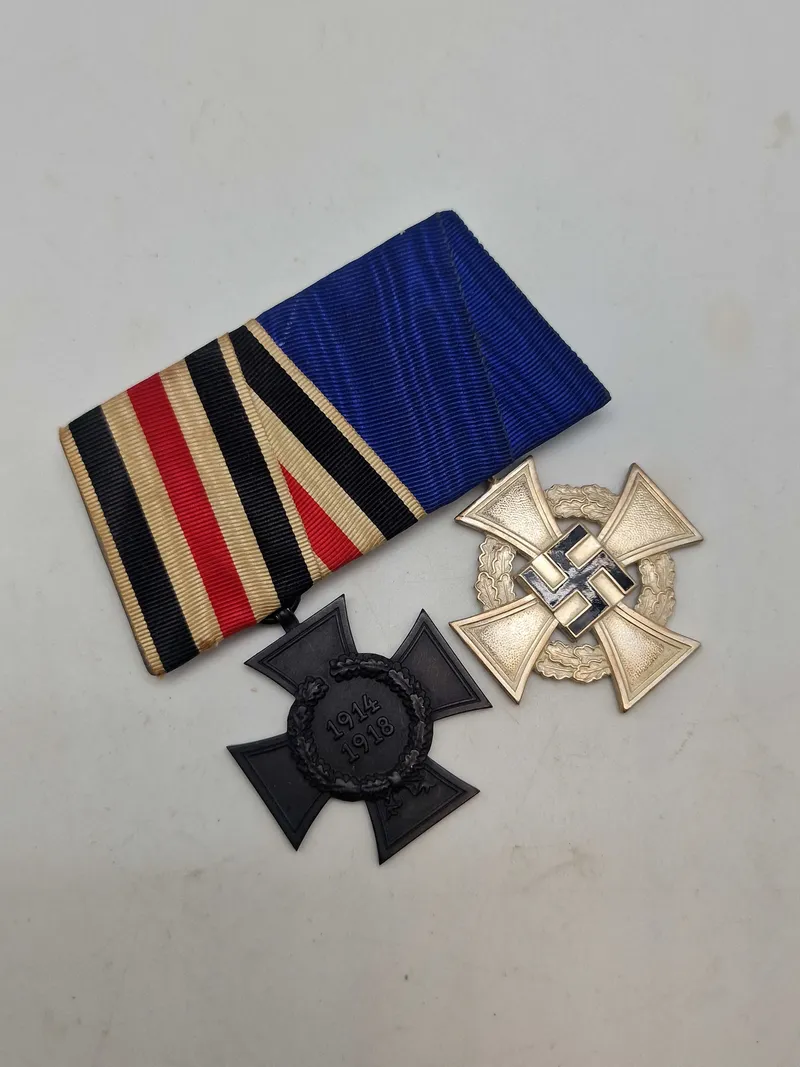 Sjælden original spange med Ehrenkreuz für Hinterbliebene samt Für Treue Dienst (25 jare) Givet til en kvinde