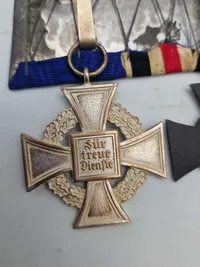Sjælden original spange med Ehrenkreuz für Hinterbliebene samt Für Treue Dienst (25 jare) Givet til en kvinde