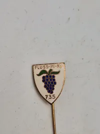 Sjældent originalt lot fra samme mand som har været tysk soldat under ww2 og har fortsat i forsvaret efter krigen. Bemærk hans erstatnings urkunder på hans ww2 ordner, bl.a. nahrkampfspange