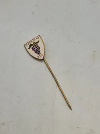 Sjældent originalt lot fra samme mand som har været tysk soldat under ww2 og har fortsat i forsvaret efter krigen. Bemærk hans erstatnings urkunder på hans ww2 ordner, bl.a. nahrkampfspange