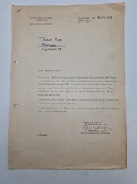 Sjældent originalt lot fra samme mand som har været tysk soldat under ww2 og har fortsat i forsvaret efter krigen. Bemærk hans erstatnings urkunder på hans ww2 ordner, bl.a. nahrkampfspange