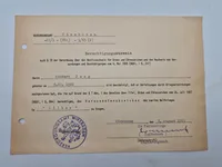 Sjældent originalt lot fra samme mand som har været tysk soldat under ww2 og har fortsat i forsvaret efter krigen. Bemærk hans erstatnings urkunder på hans ww2 ordner, bl.a. nahrkampfspange
