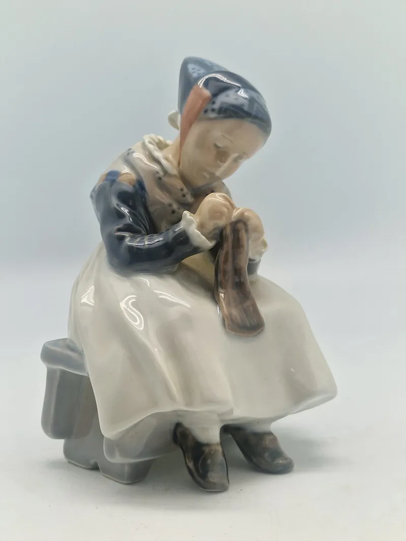 Kongelig Dansk Figur - Lille Strikkende Amagerpige