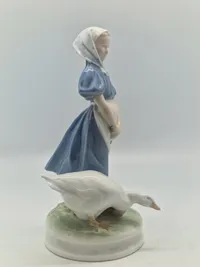Royal Copenhagen. Gåsepige - Model 527