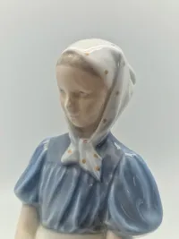 Royal Copenhagen. Gåsepige - Model 527